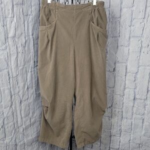 We The Free Corduroy Pull On Barrel Pants Elastic Waist‎ Cropped Size Large NWT